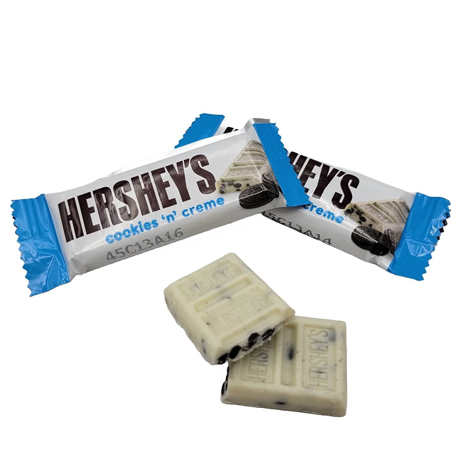 Hersheys Cookies n Creme Candy - Snack Size - Chocolate Cookie Bits Coated in Smooth White Creme - Individually Wrapped - Bulk Pack 4 Pound