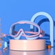 thumbnail image 1 of Gafas de natación Marco grande HD antiempaña, protección impermeable para los ojos • Lentes inquebrantables • Sellado de silicona suave • Correa ajustable • Azul • Equipo para piscina, 1 of 3