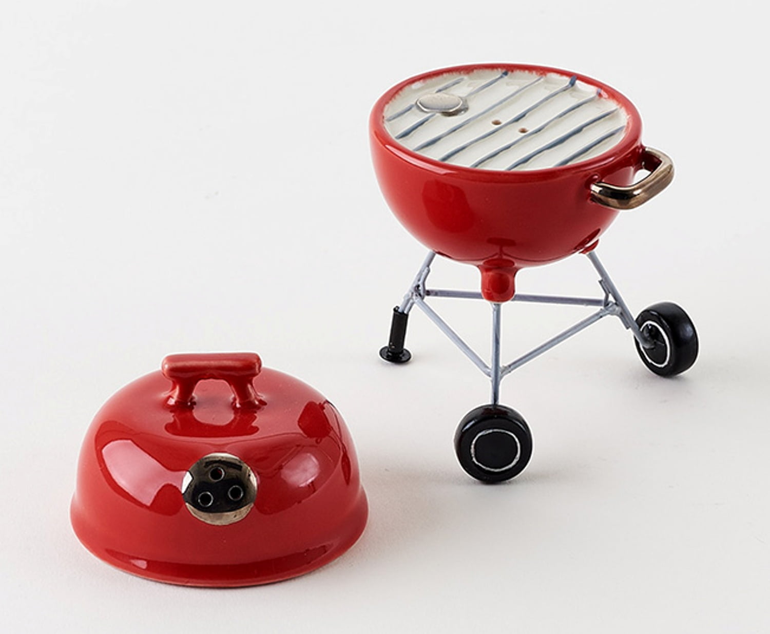 Red Barbeque Grill Salt and Pepper Shaker Set