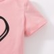 thumbnail image 5 of Conjuntos de blusa y camisa de cuello redondo y manga corta para niños. Conjunto deportivo informal de dos piezas con estampado de corazón pequeño y pantalón deportivo con cordón. Poliéster para niños, 5 of 7