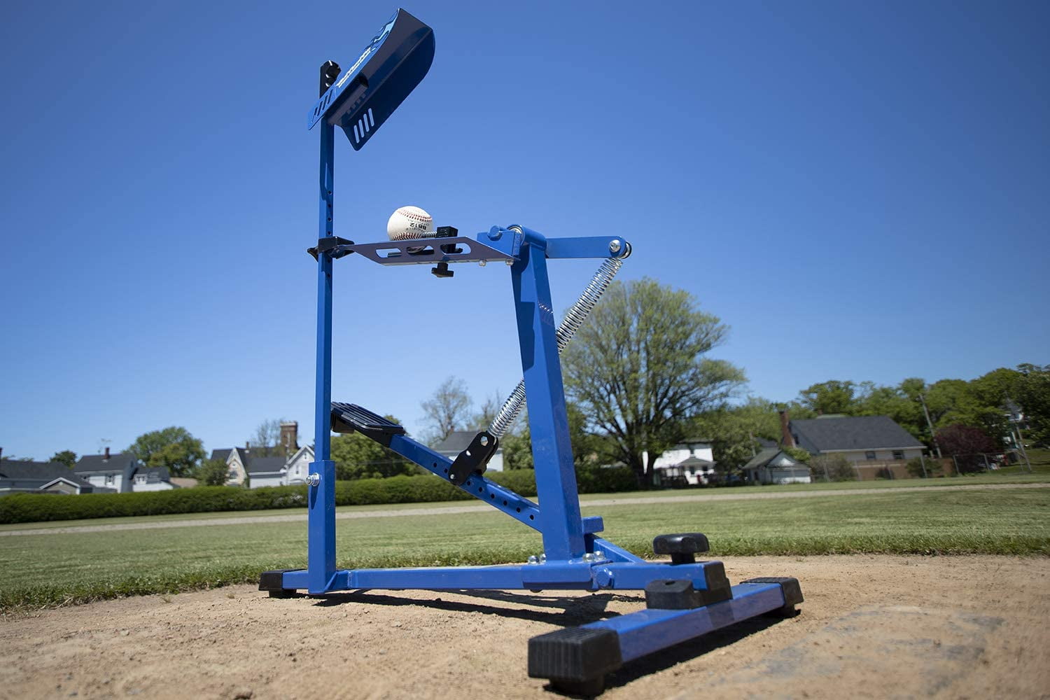 Louisville Slugger Blue Flame Pro Pitching Machine