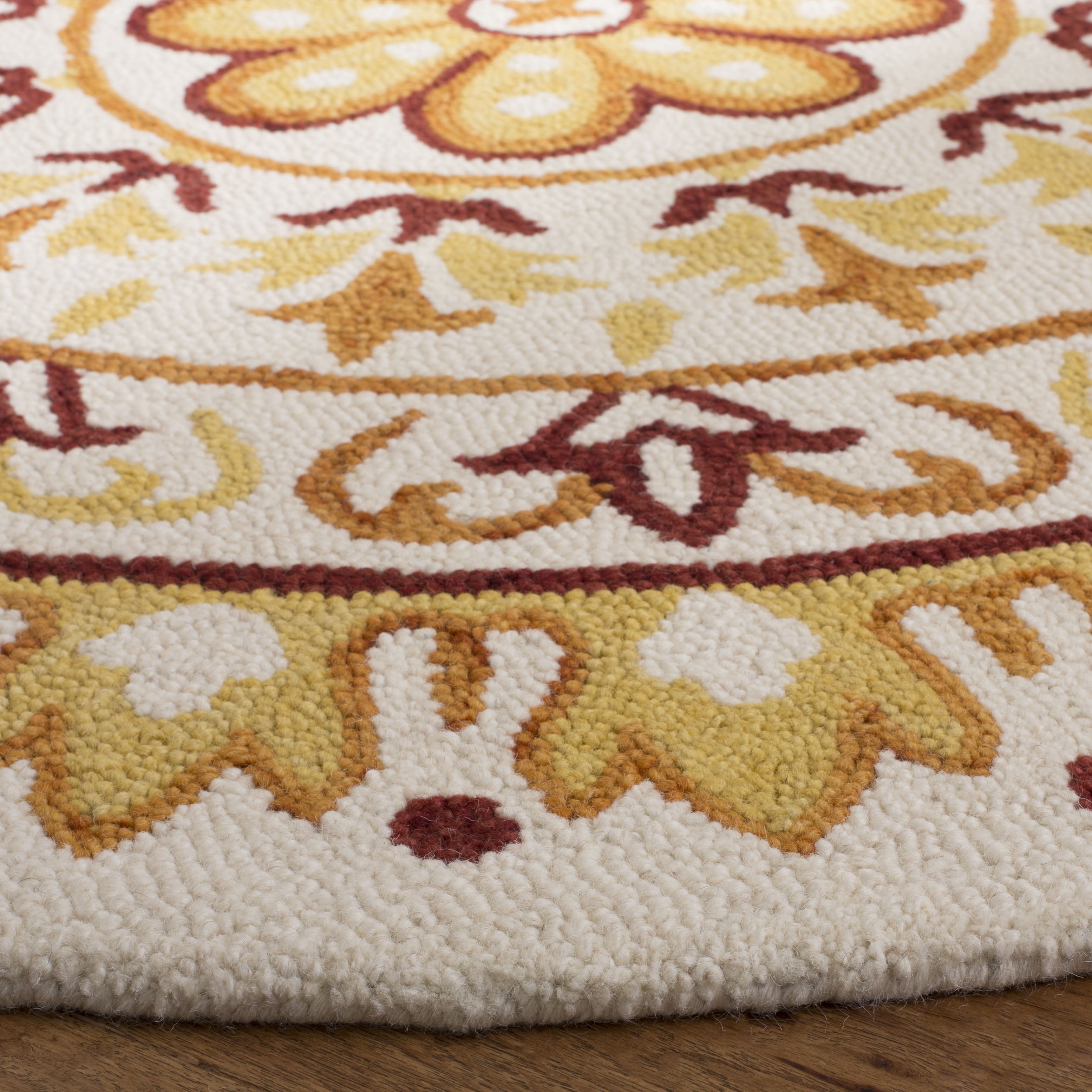 Safavieh Novelty Dominic Looped Floral Area Rug or Runner