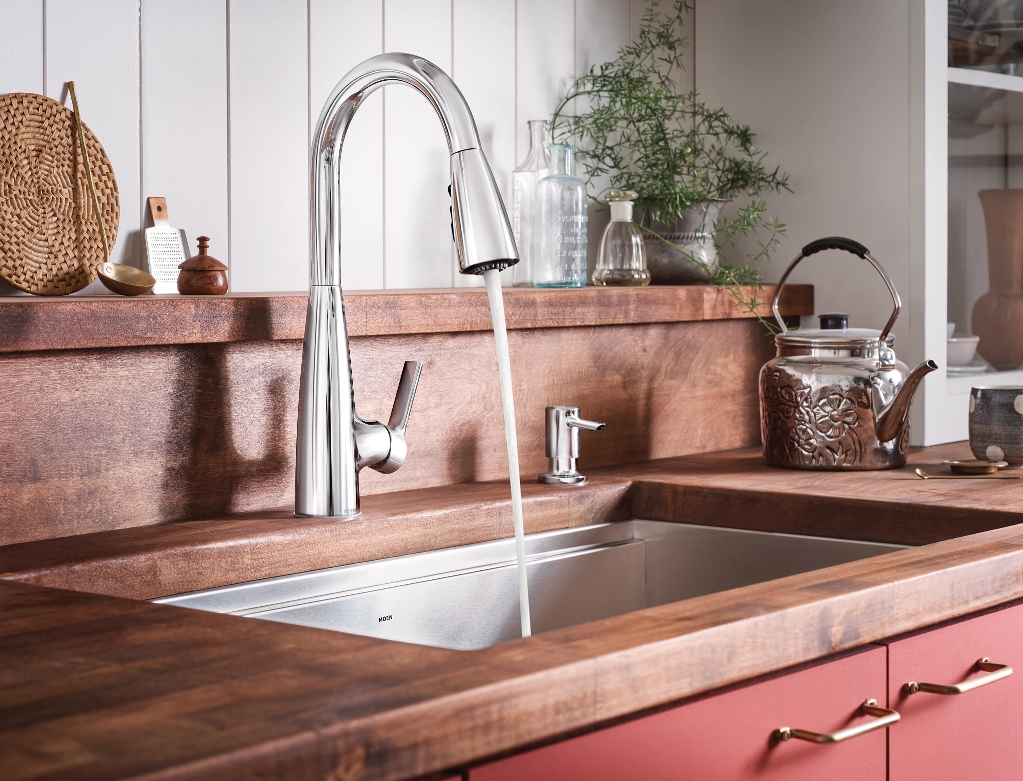 Moen Haelyn Single-Handle Pull-Down Sprayer Kitchen Faucet with Reflex and Power Boost in Chrome