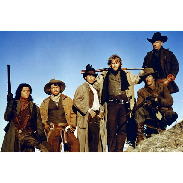 Charlie Sheen Kiefer Sutherland Emilio Estevez Young Guns Cast 24x36 Poster Walmart Com Walmart Com