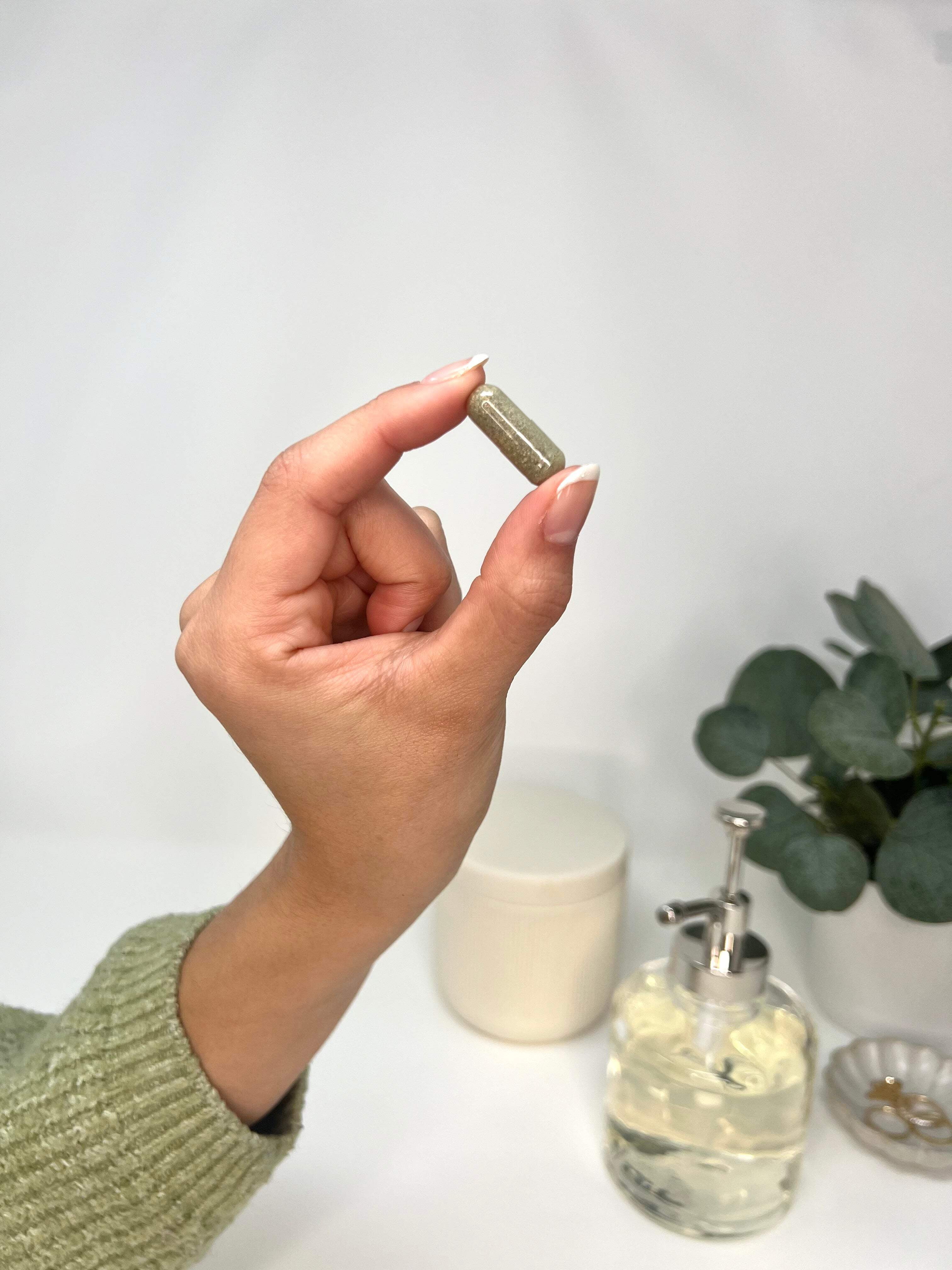NeuEve Multivitamin for Menopausal Women with Green Superfoods & Herbal Extracts, 120 Capsules