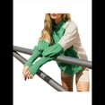 thumbnail image 3 of Suéter Informal de Larga con Cuello Alto y Mangas Farol en Contraste para Mujer. Albaricoque Verde L, 3 of 9