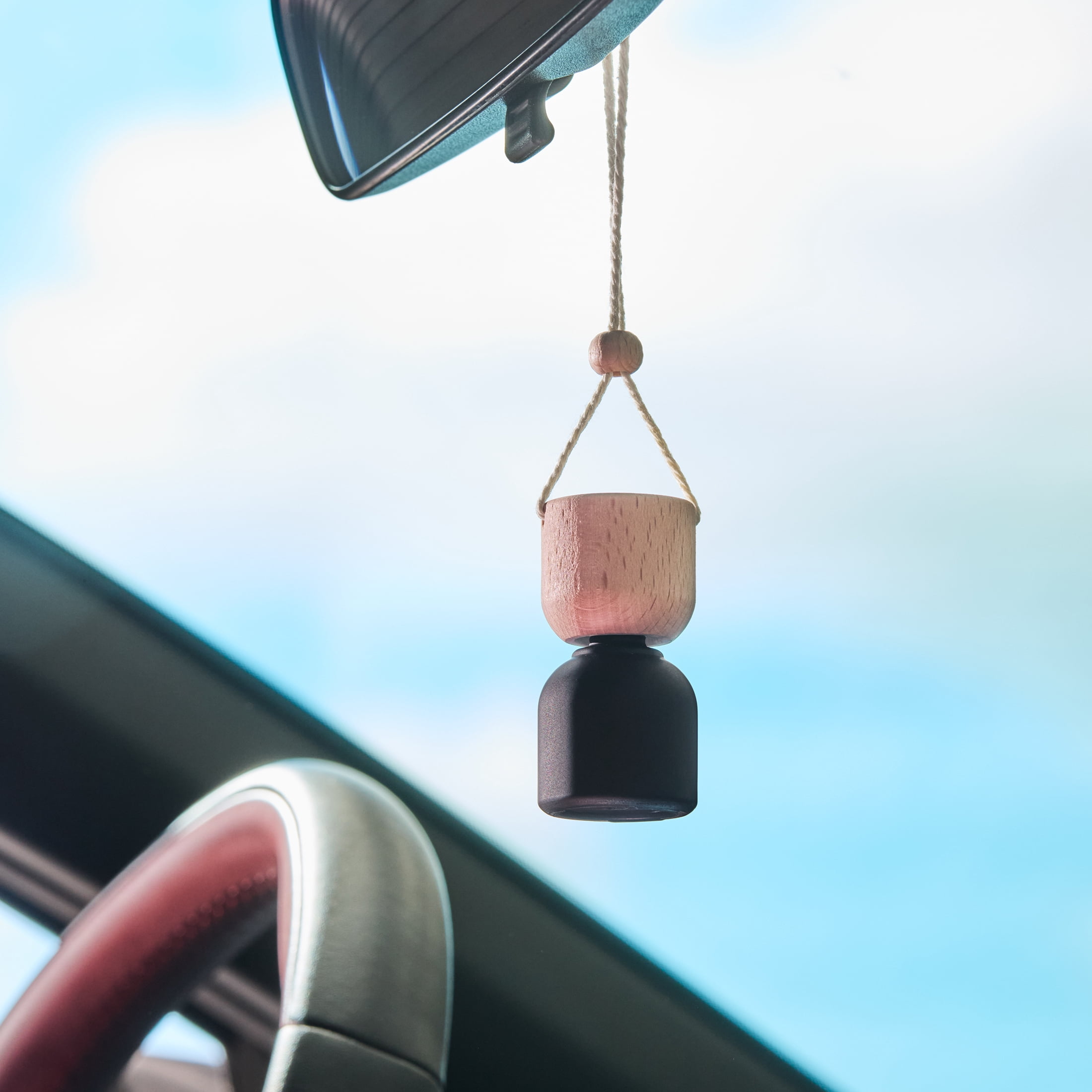 Better Homes & Gardens Warm Leather Amber Scented Hanging Car Diffuser, 0.3 fl (8 ml)