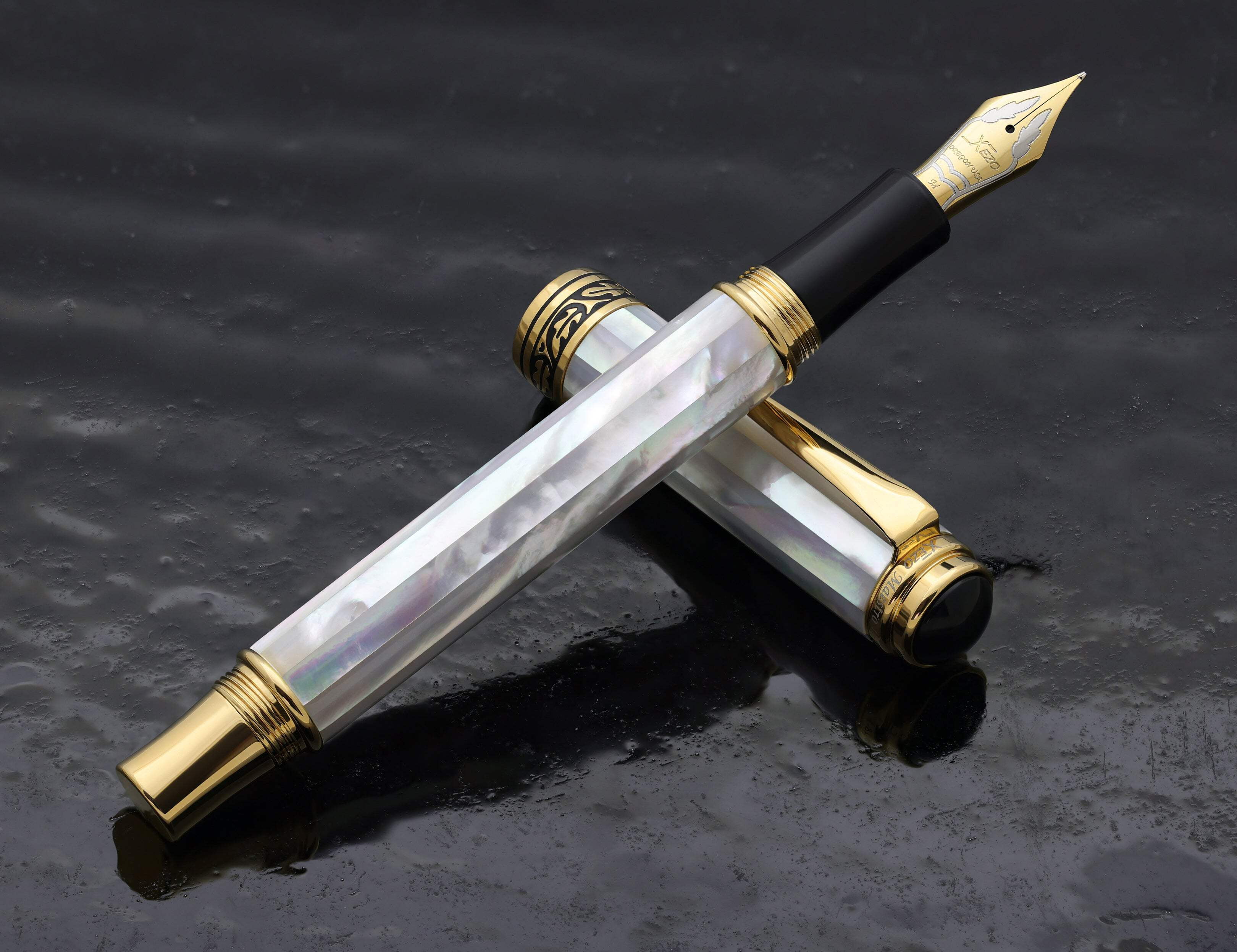 Xezo Xezo Maestro® 18K Gold Plated Fountain Pen (Medium-Fine 0.45 mm Nib) - Oceanic White Mother of Pearl