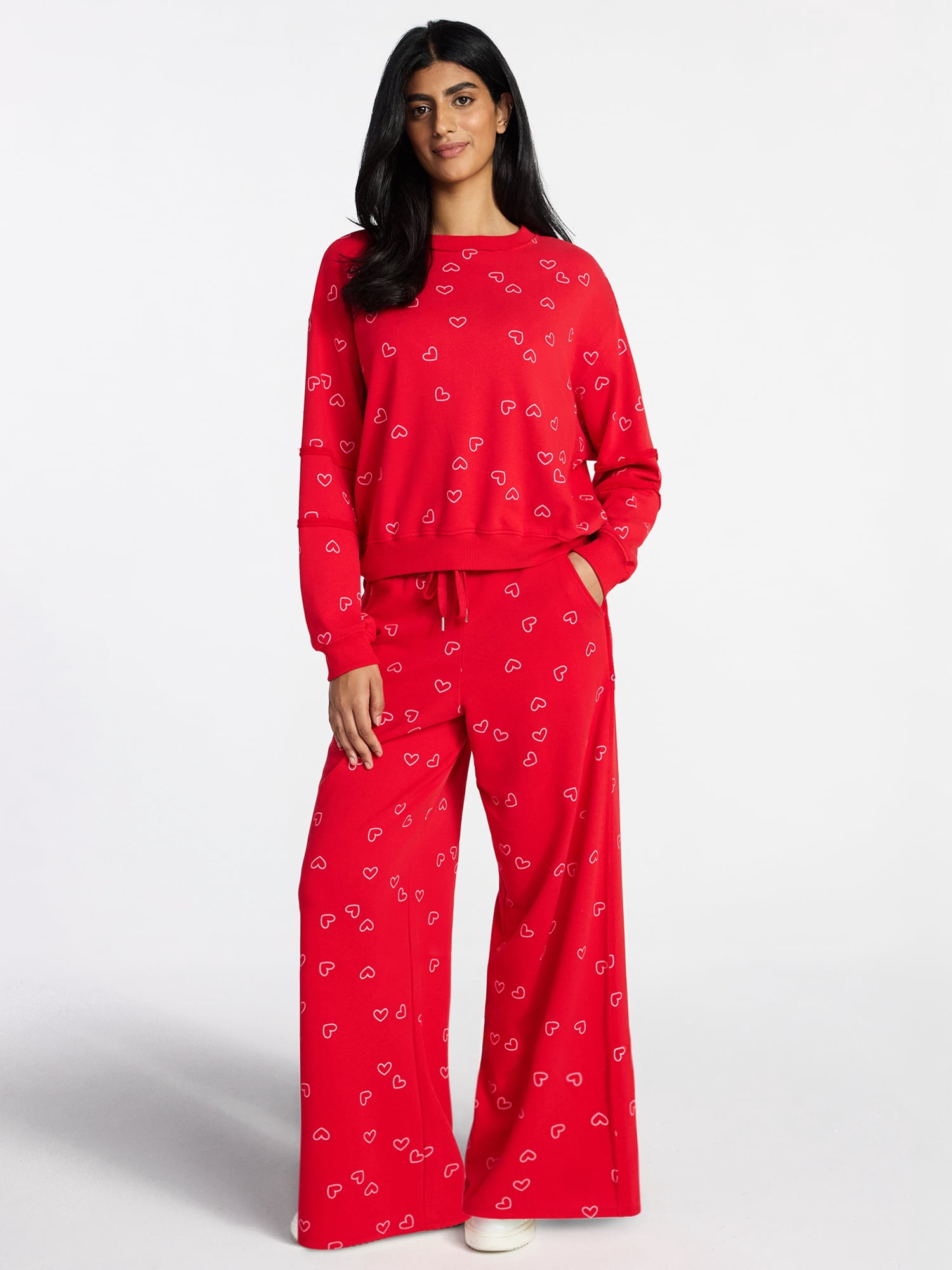 Valentine's Day Women's Love Scatter Graphic Fleece Top from Way to Celebrate, Sizes S-XXXL