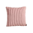 thumbnail image 2 of Housses de Coussin de Noël - Taies d'Oreiller Rouges en Peluche pour Décoration de Canapé et Lit, 2 of 6