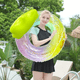 thumbnail image 3 of SHAOSZC - Flotador inflable transparente brillante con degradado de color y respaldo: accesorio perfecto para fiestas en la piscina en verano para adultos mayores de 14 años. Flotador de piscina, 3 of 6