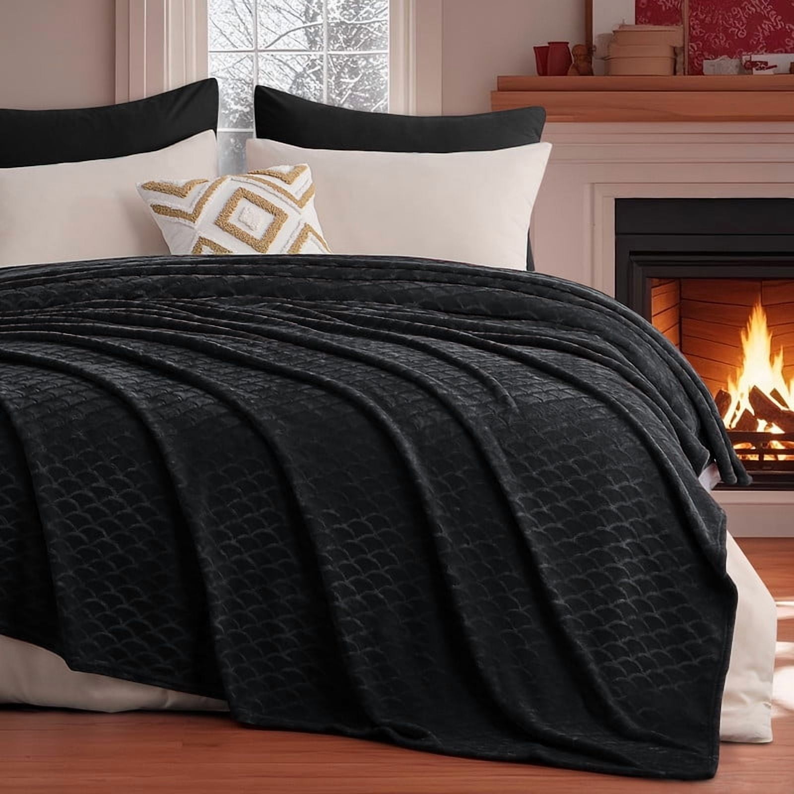 Aisbo Brushed Flannel Blanket Black King, Super Soft and Cozy Blankets All Season Use