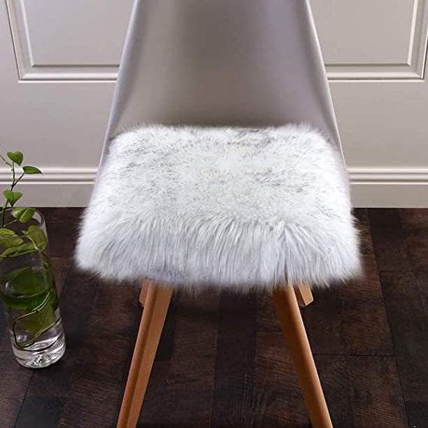 Nvzi hite Faux Fur Sheepskin Chair Cover Seat Cushion Pad Super Soft Area Rugs for Living Bedroom Sofa (1.6ft x 1.6ft, White-Grey Tip)