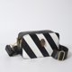thumbnail image 2 of Bolso de hombro KURT GEIGER LONDON Moda para cámara Mujer Rayas Blancas y Negras Cuadrado con Cremallera, 2 of 5
