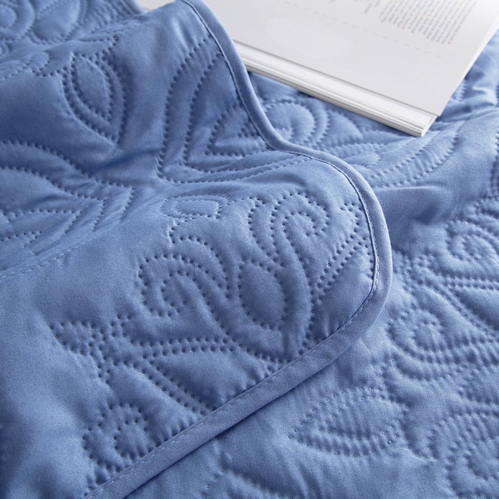 Whale Flotilla Soft King Quilt Bedding Set for All Seasons, Elegant Vintage Damask Ultrasonic Quilts Set, Lightweight Reversible Bedspread, Coverlet, Bed Cover with 2 Pillow Shams, Bluish Grey