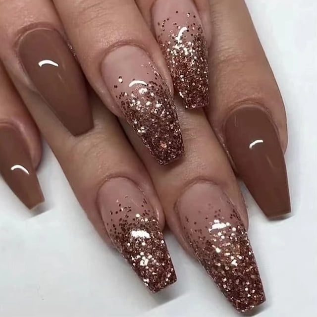 SINHOT Coffin Press on Nails Uñas postizas de bailarina mediana Pegamento brillante en las uñas Uñas acrílicas degradadas marrones con purpurina marrón Diseños de uñas postizas 24 piezas