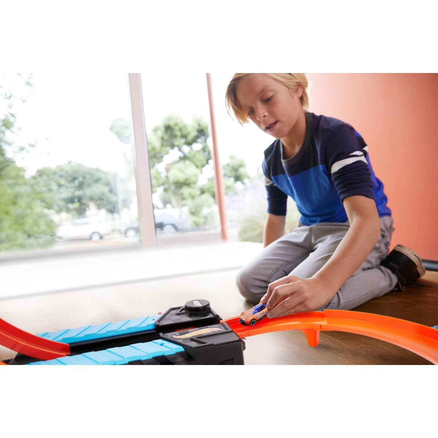 Hot Wheels Sky Crash Tower Track Set