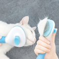 thumbnail image 4 of Peine con cepillo autolimpiante, el mejor cuidado para mascotas, gatos, perros, pelo largo y corto, herramienta para quitar el pelo suelto y enredado, azul, 4 of 5