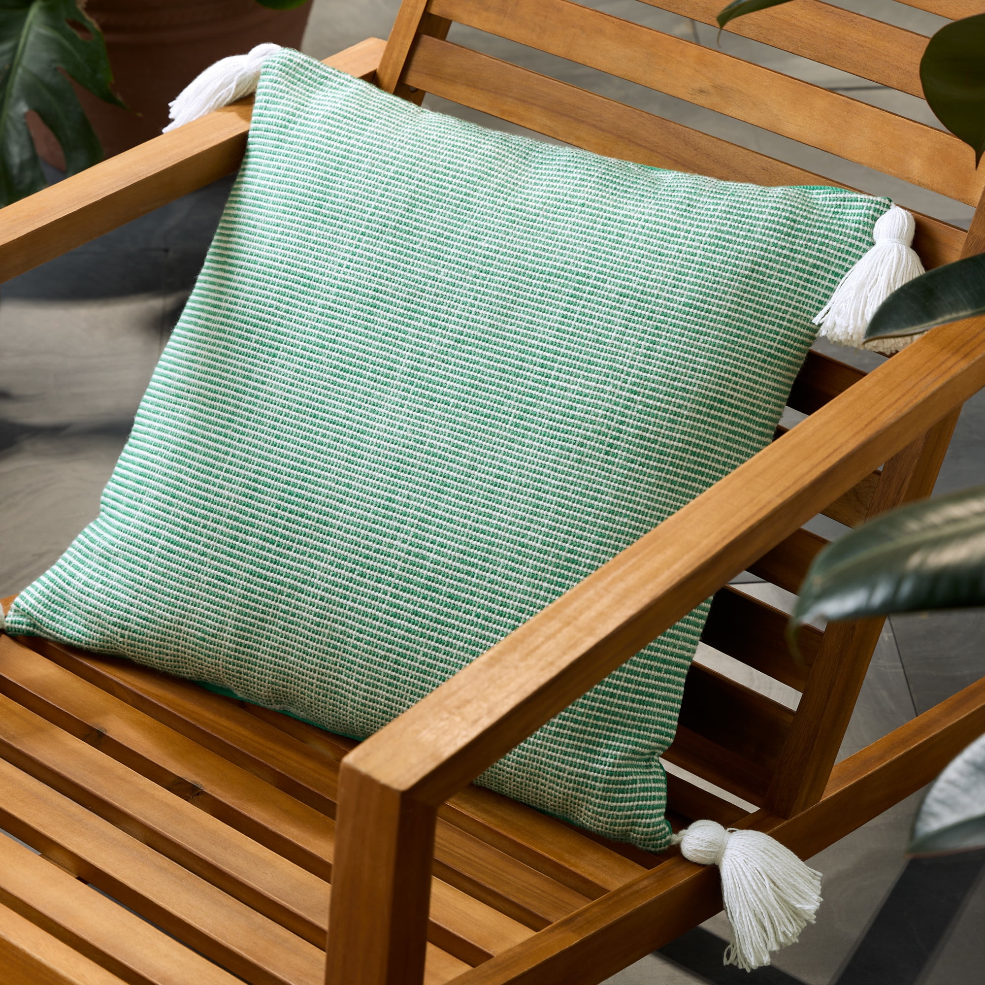 TOWN & COUNTRY TERRA Alara Ribbed Texture Handcrafted Indoor Outdoor Decorative Pillow, 100% Recycled Materials, UV Fade Resistant, Water Repellent, Green/Ivory, 20"x20"