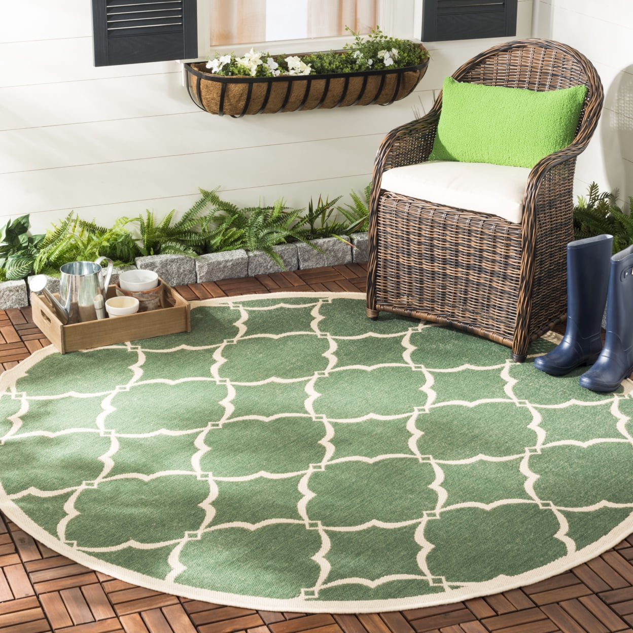 SAFAVIEH Beach House Sharla Geometric Indoor/Outdoor Area Rug, Green/Creme, 6'7" x 6'7" Square
