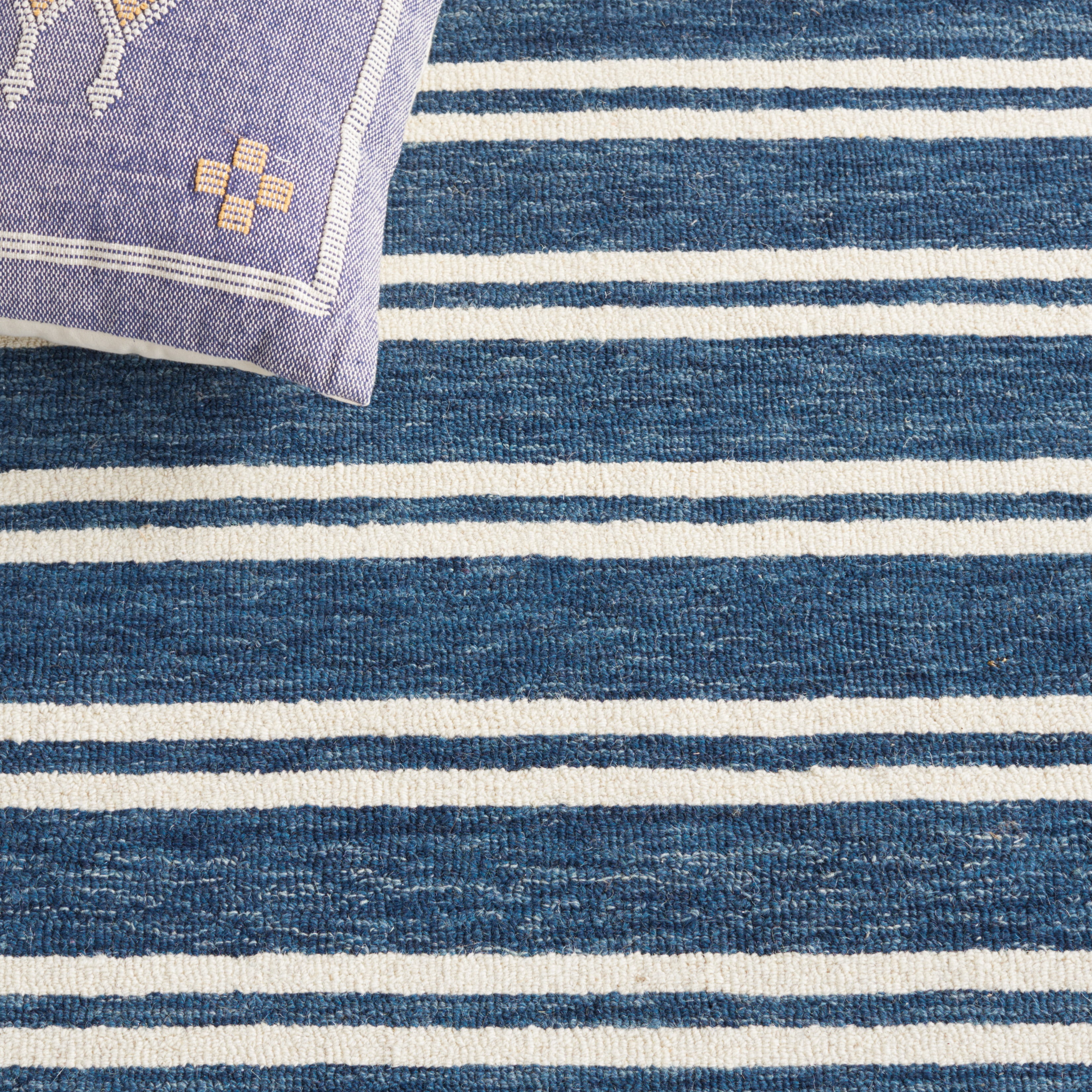 SAFAVIEH Metro Joaquin Striped Area Rug, Blue/Ivory, 6' x 6' Square