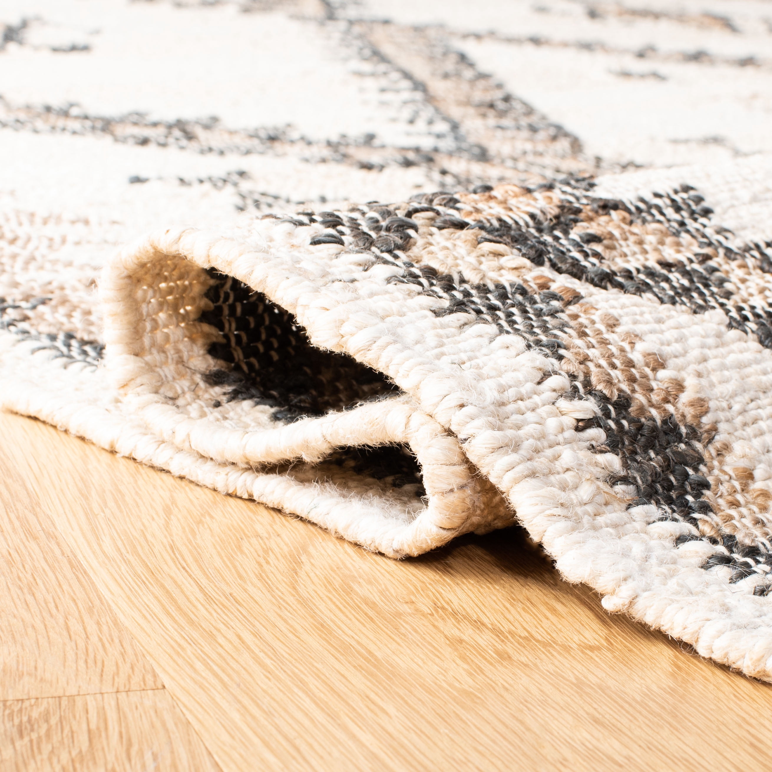 SAFAVIEH Kilim Aindreas Tribal Area Rug, Ivory/Black, 4' x 6'