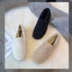 thumbnail image 5 of Zapatos esponjosos pequeños 35 ropa exterior para mujer 2024 nueva lana de cordero mocasines con forro polar de fondo suave zapatos acolchados de algodón con fondo grueso..., 5 of 5