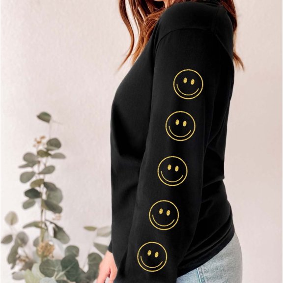 SMILEY FACE SLEEVE Graphic Garment dyed T-Shirt