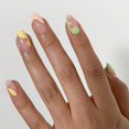 thumbnail image 1 of Uñas postizas degradadas, uñas postizas coloridas y brillantes, puntas de uñas francesas ovaladas cortas, uñas postizas acrílicas de cubierta completa diseñadas para mujeres y niñas, 24 piezas, 1 of 5
