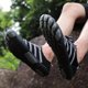 thumbnail image 4 of Zapatos Rastreo Ríos para Parejas Zapatos Natación en La Playa Zapatos para Pesca Yoga Zapatos para Hombres Zapatos Transpirables para Al Aire Libre (Negro 43) [AP0183], 4 of 9