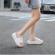 thumbnail image 4 of 2024 nuevas zapatillas de mujer de 5 cm de grosor, antideslizantes, resistentes al desgaste, zapatillas de plataforma para el hogar a la moda, sandalias de playa de EVA de verano para exteriores, 4 of 5