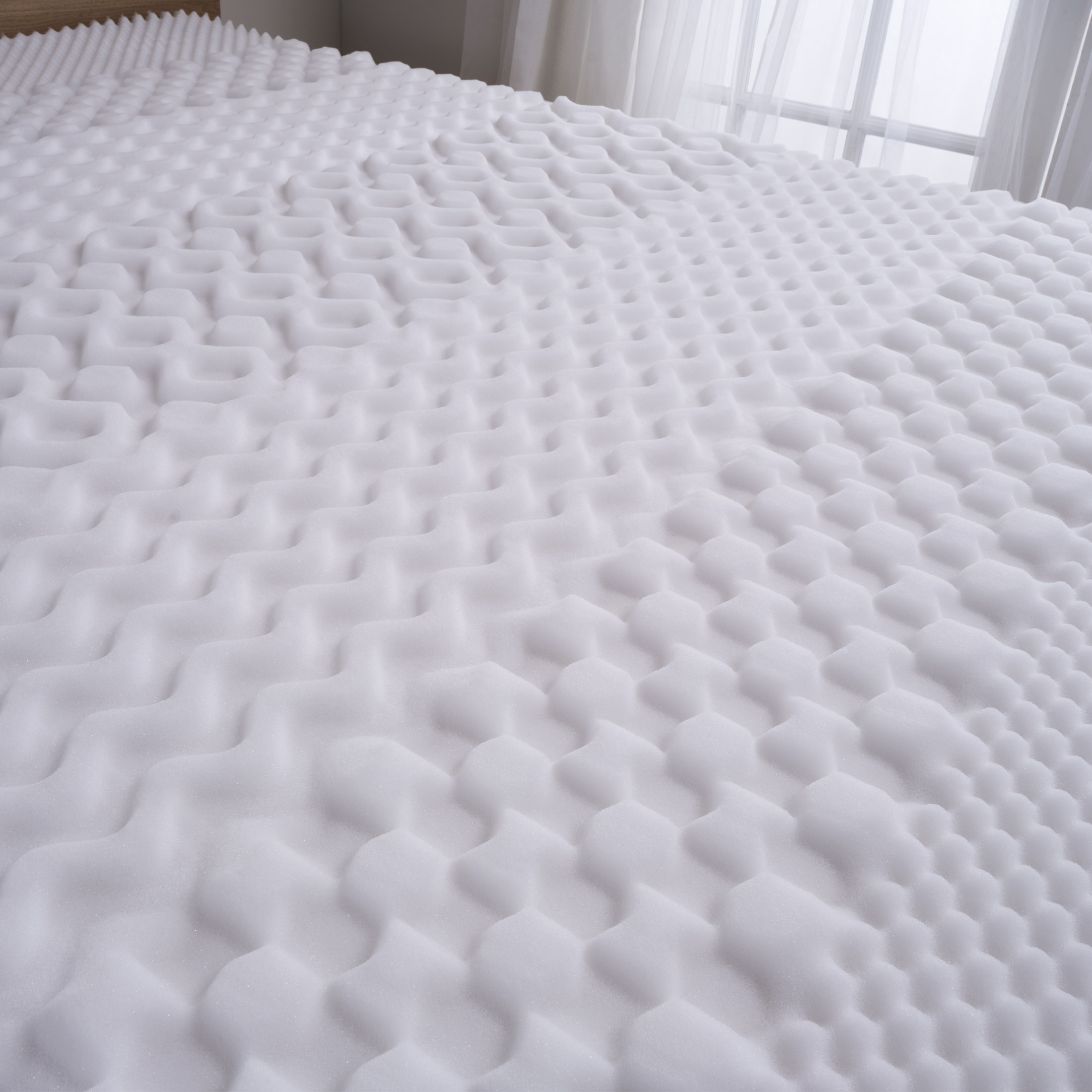 Mainstays 1.25-Inch 7-Zone Foam Mattress Topper, Twin/Twin XL, White photo 3