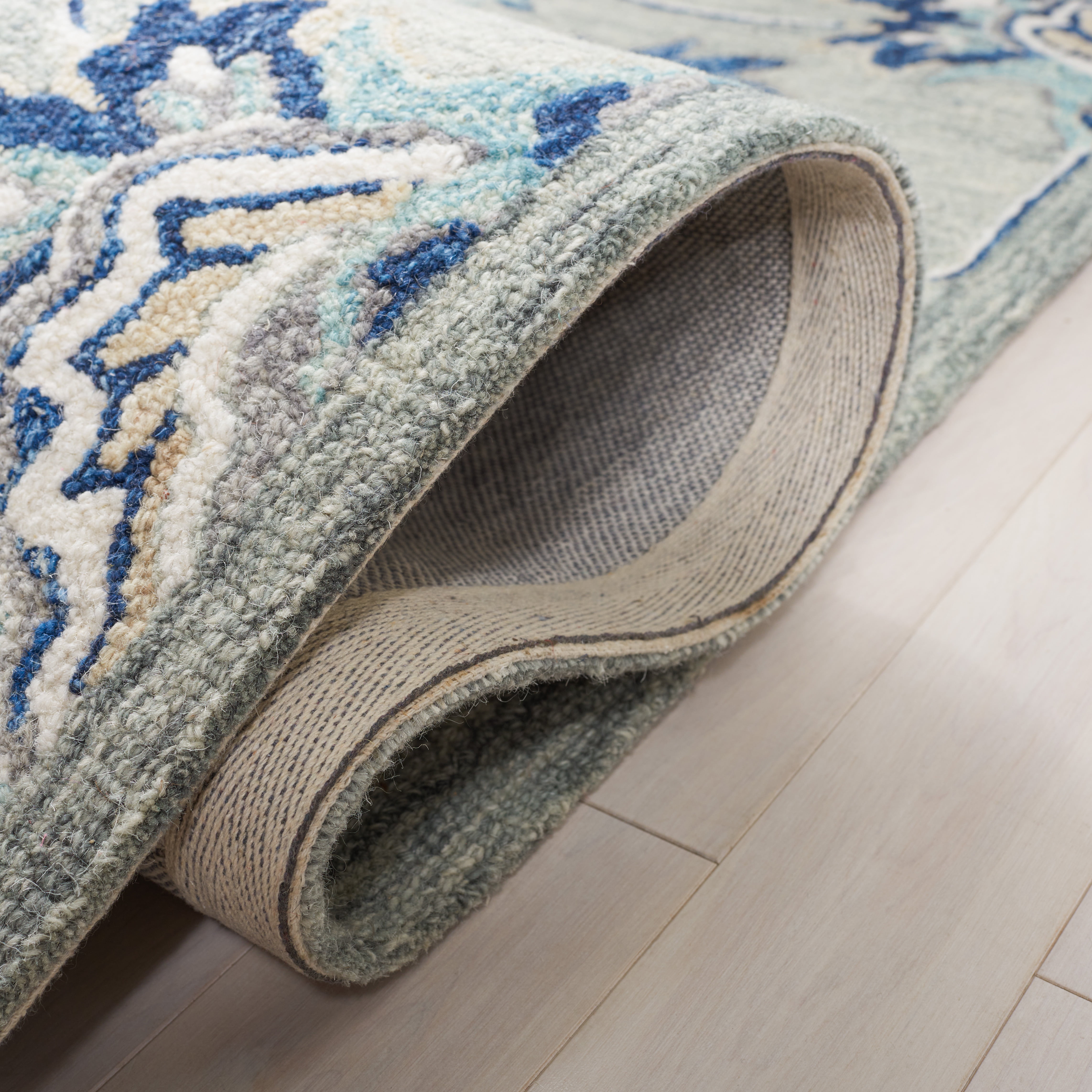 SAFAVIEH Micro-Loop Donnchad Medallion Area Rug, Grey/Blue, 8' x 10'