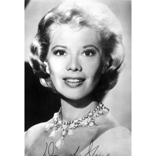 Dinah Shore Portrait in Black and White Photo Print (8 x 10) - Walmart