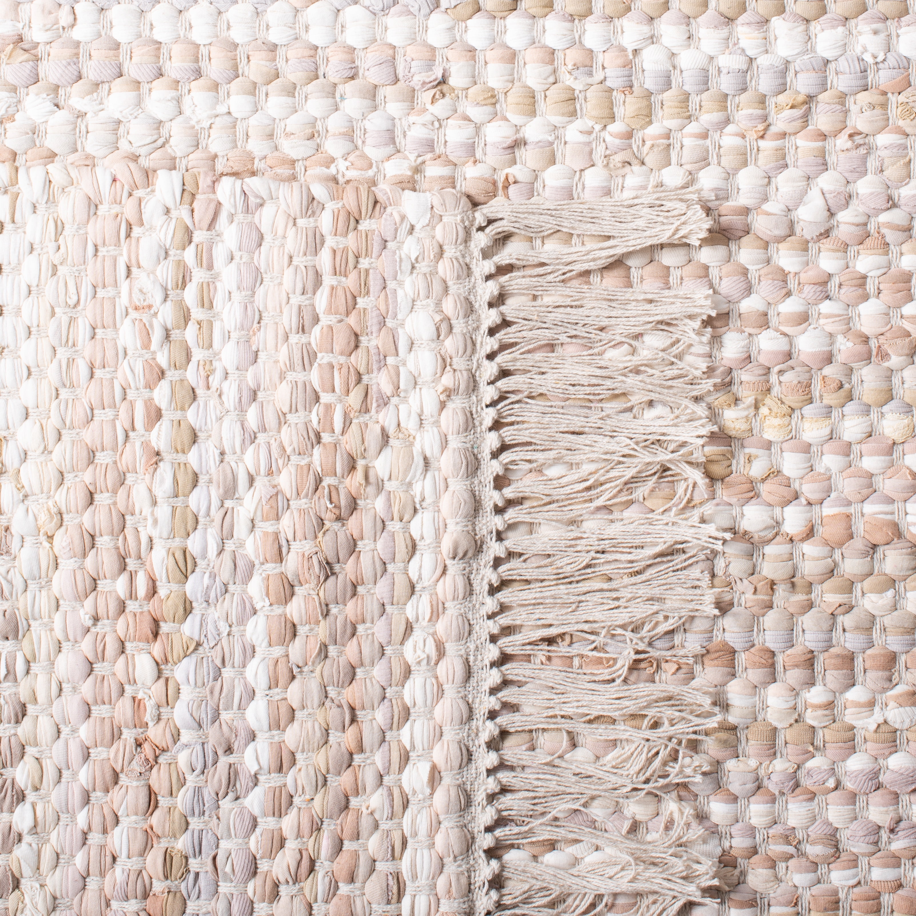 SAFAVIEH Montauk Renae Distressed Area Rug, Beige, 4' x 6'