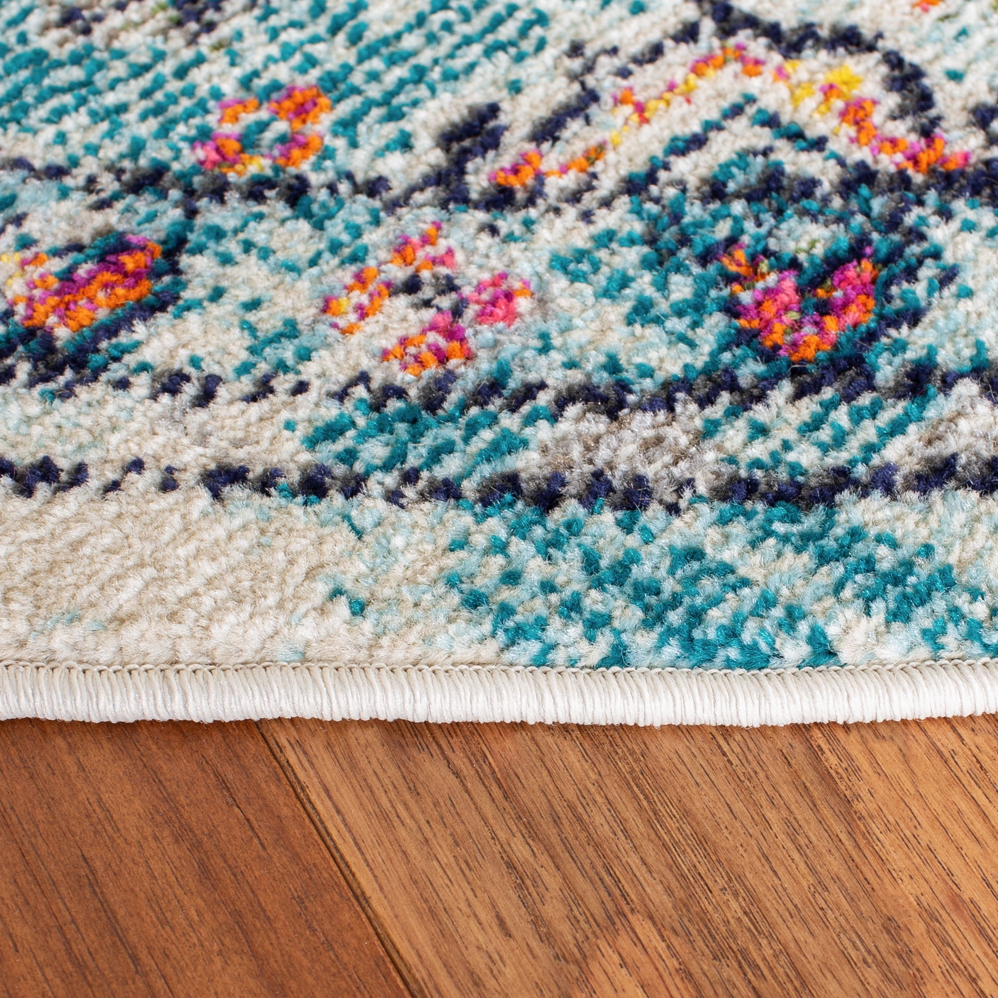 SAFAVIEH Madison Dalia Oriental Area Rug, Cream/Blue, 5' x 5' Round