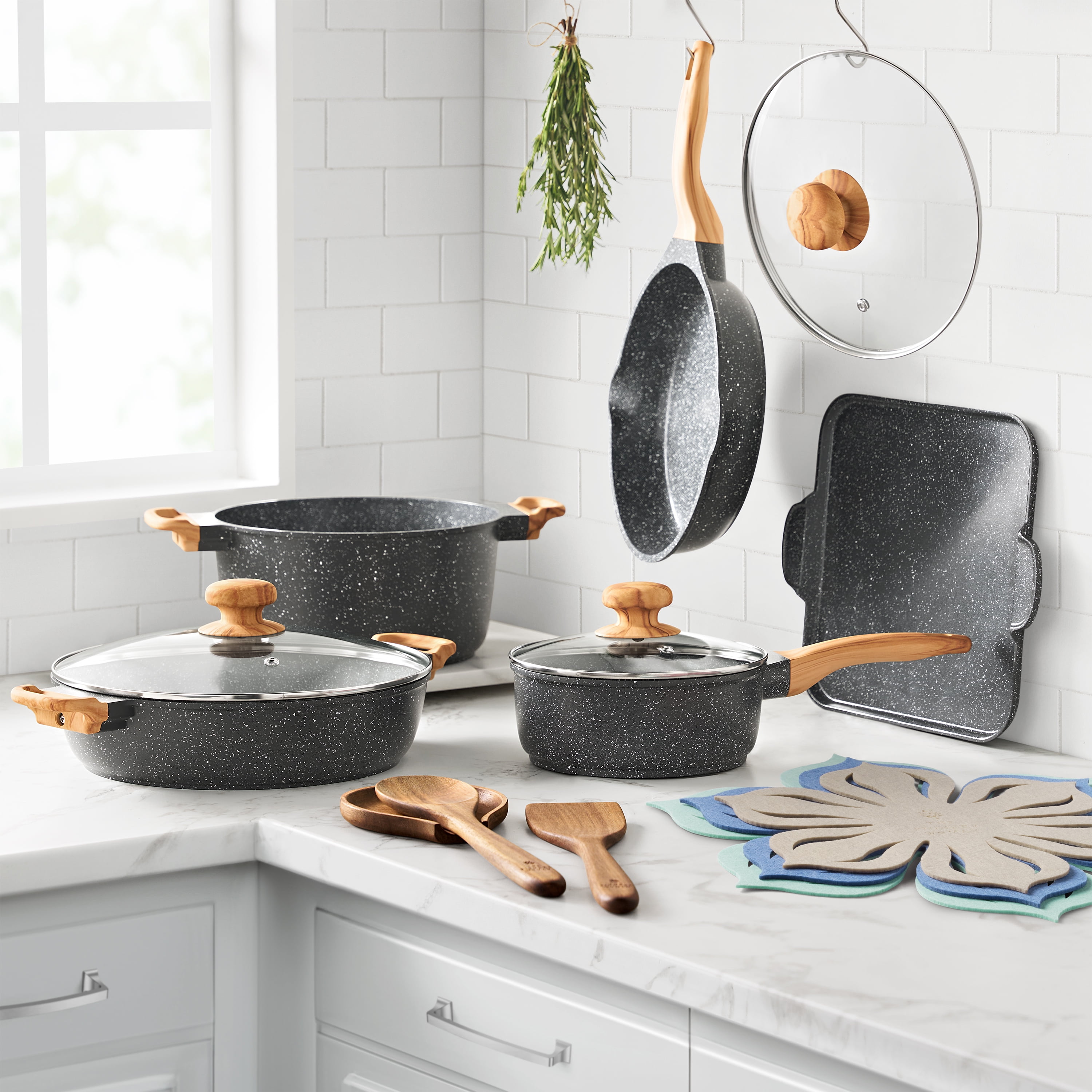 Pioneer Woman Prairie 14-Piece Aluminum Cookware Set Dominican