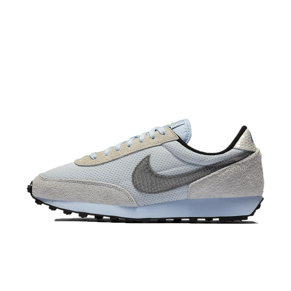 Nike daybreak sneakers discount