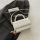 thumbnail image 1 of Bolsos populares de este año para mujeres 2025, bolso de hombro con forma de diamante de diseño de nicho de alto valor, bolso bandolera para mujeres, 1 of 5