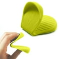 thumbnail image 4 of WHEANG 2pcs Green Heat Insulation Hand Bowl Tub Clip To Food Grade Silicone Kitchen High Temperature Hand Clip, 4 of 4