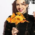 thumbnail image 5 of Tournesol d'Automne avec Roses et Feuilles d'Érable pour Arrangements Festifs et Centres de Table, 5 of 5