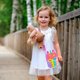 thumbnail image 2 of Monedero Pop Bag Civan con forma de unicornio con juguete para niñas y mujeres, 2 of 6