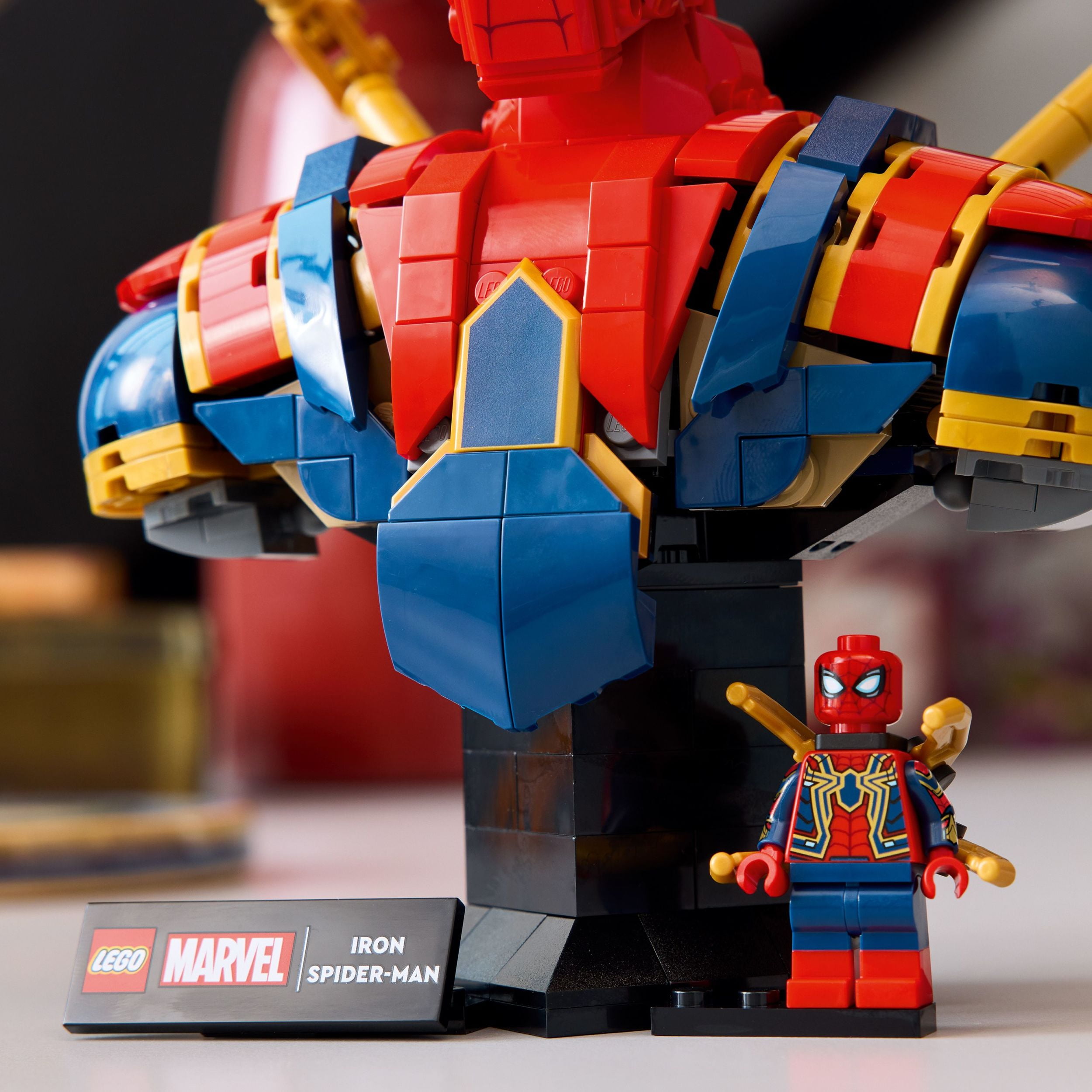 LEGO Marvel Iron Spider-Man Bust Collectible - Building Kit for Adults, Ages 18+ - Includes Iron Spider-Man Minifigure - Collectible Model for Super Hero Fans - Gift for Men and Women - 76326, LEGO Iron Spider-Man Bu 76326