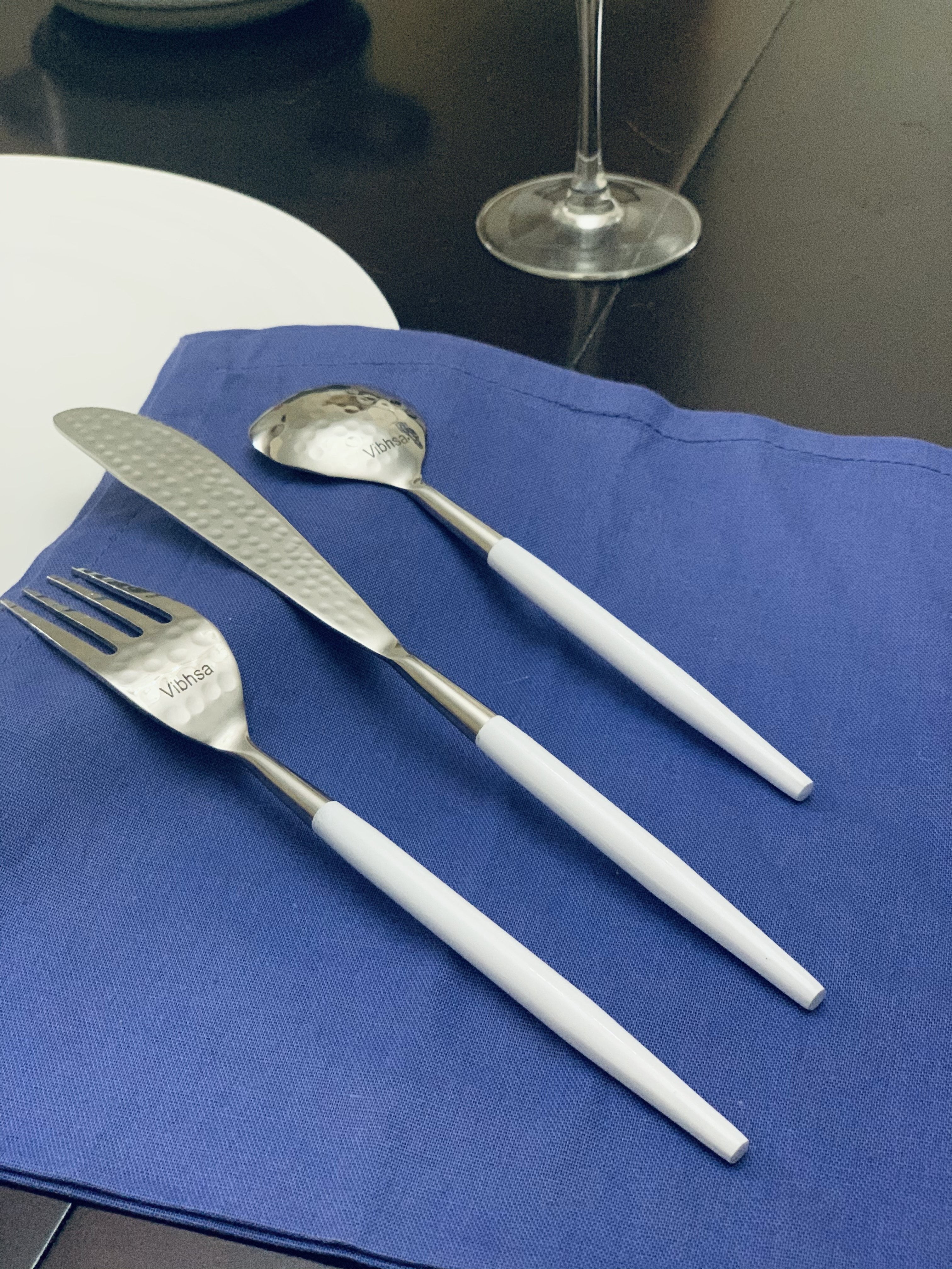 Yamazaki Platinum Wave 20-Piece Stainless Steel Flatware Set – 4 Place Settings (5 Pieces Each) - View #2