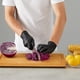 thumbnail image 5 of Guantes de examen desechables de nitrilo, protección de barrera de luz, agarre texturizado en los dedos sin polvo, guantes aptos para alimentos para un uso versátil en entornos industriales, médicos, 5 of 5