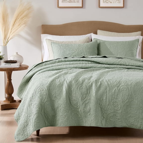 Sage Green Paisley 100% Cotton King Quilt Set with 2 Pillow Shams