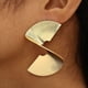 thumbnail image 2 of Pendientes geométricos dorados Pendientes llamativos exagerados Pendientes torcidos sectorizados con estilo punk Joyería para mujeres y niñas ER, 2 of 5