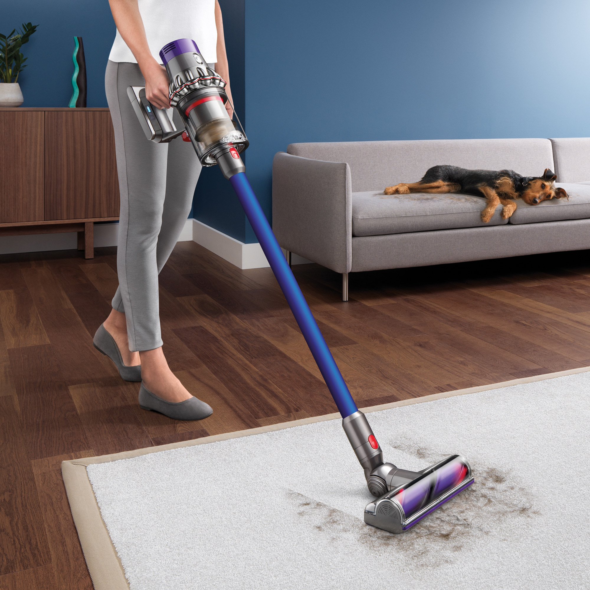 Dyson V10 Allergy Cordfree Vacuum Cleaner | Blue | New - image 3 of 7