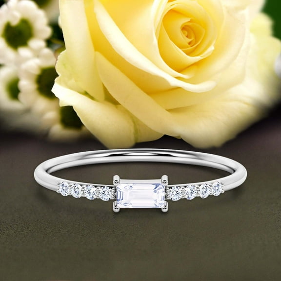 Beautiful Minimalist 0.95 Carat Emerald Cut Diamond Moissanite Engagement Ring, Wedding Ring in 925 Sterling Silver With 18k White Gold Plating, Gift For Her, Girlfriend, Promise, Anniversary Ring