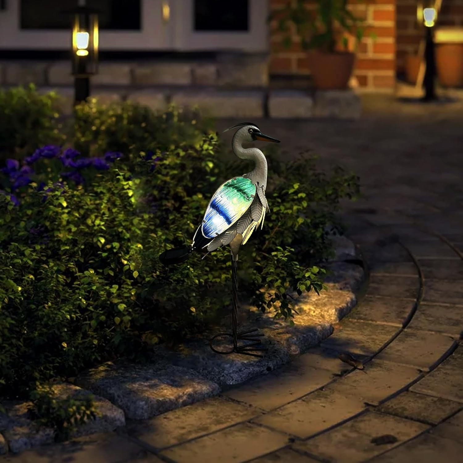 Solar Metal Crane Statue Garden Heron Sculpture, Glass Outdoor Heron Yard Art Coastal Ocean Bird Decor Lawn Ornament for Backyard Porch Patio Decor（24 Inch）